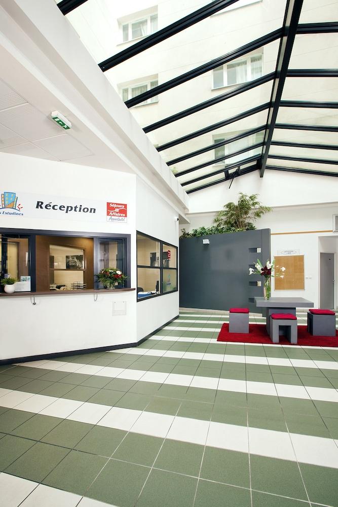 Sejours & Affaires Rennes De Bretagne Aparthotel Bagian luar foto